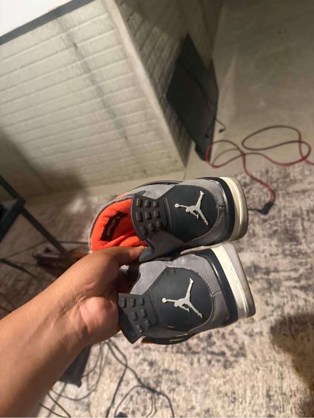 Jordan mens Retro-Style Sneakers - Gray and Orange - Picture 2 of 4